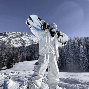 提供专车、接送机、滑雪教学服务