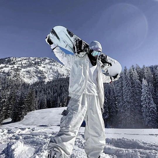 提供专车、接送机、滑雪教学服务